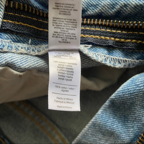 AA 26W High Waisted Mom Denim Shorts - Picture 4 of 7